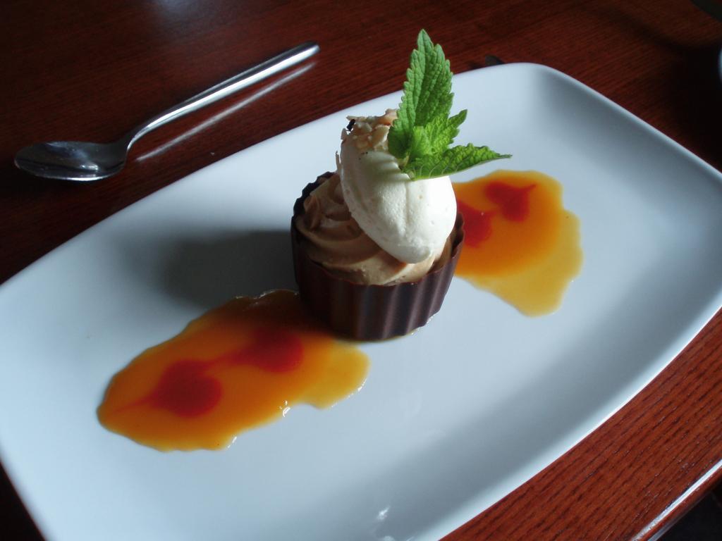 Shannon Oaks Hotel & Country Club Portumna Bagian luar foto